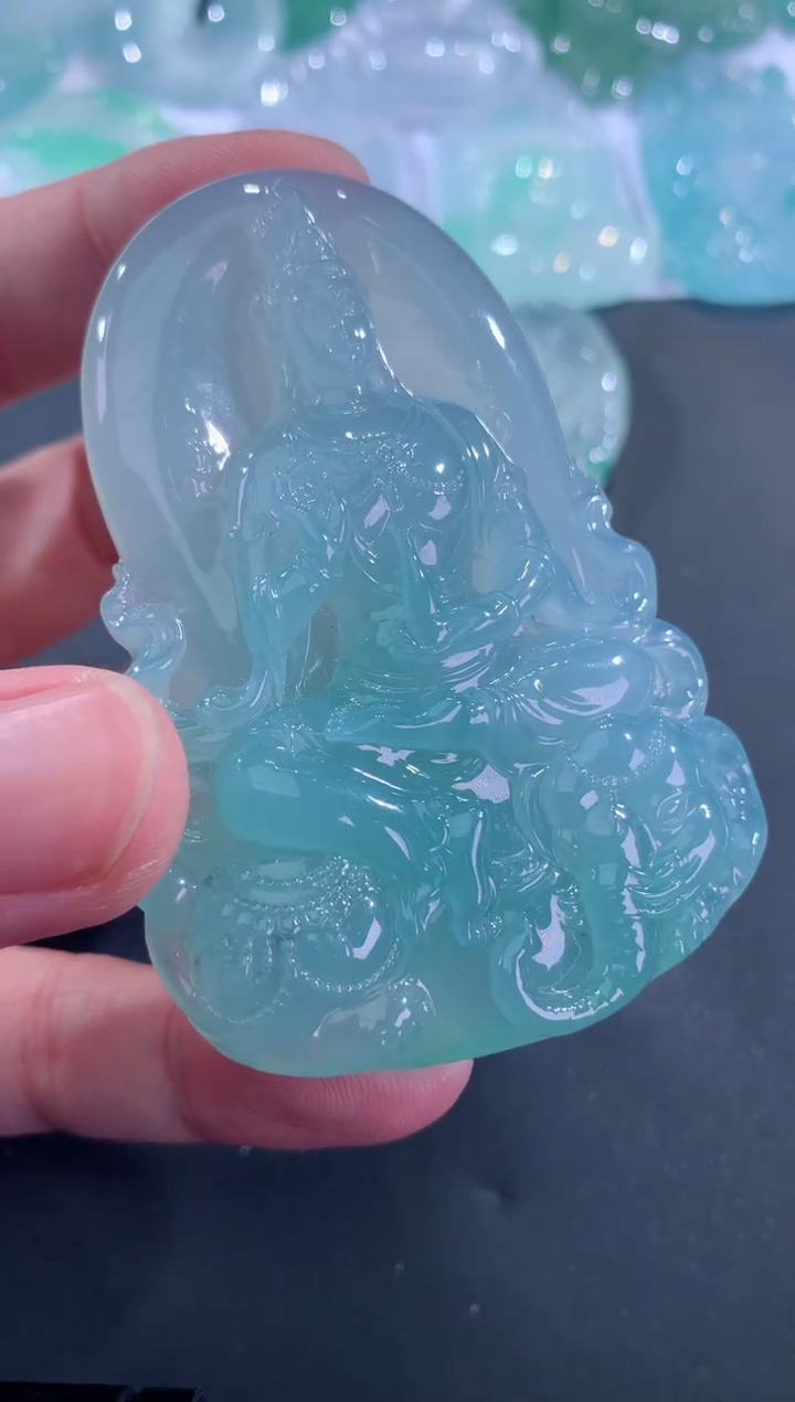 【闪购商品】翡翠颈饰未镶嵌欣赏链接