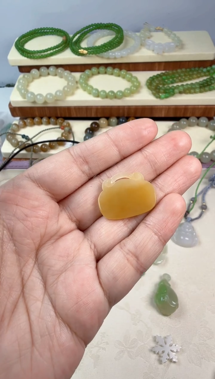 颈饰未镶嵌和田玉随*吊坠