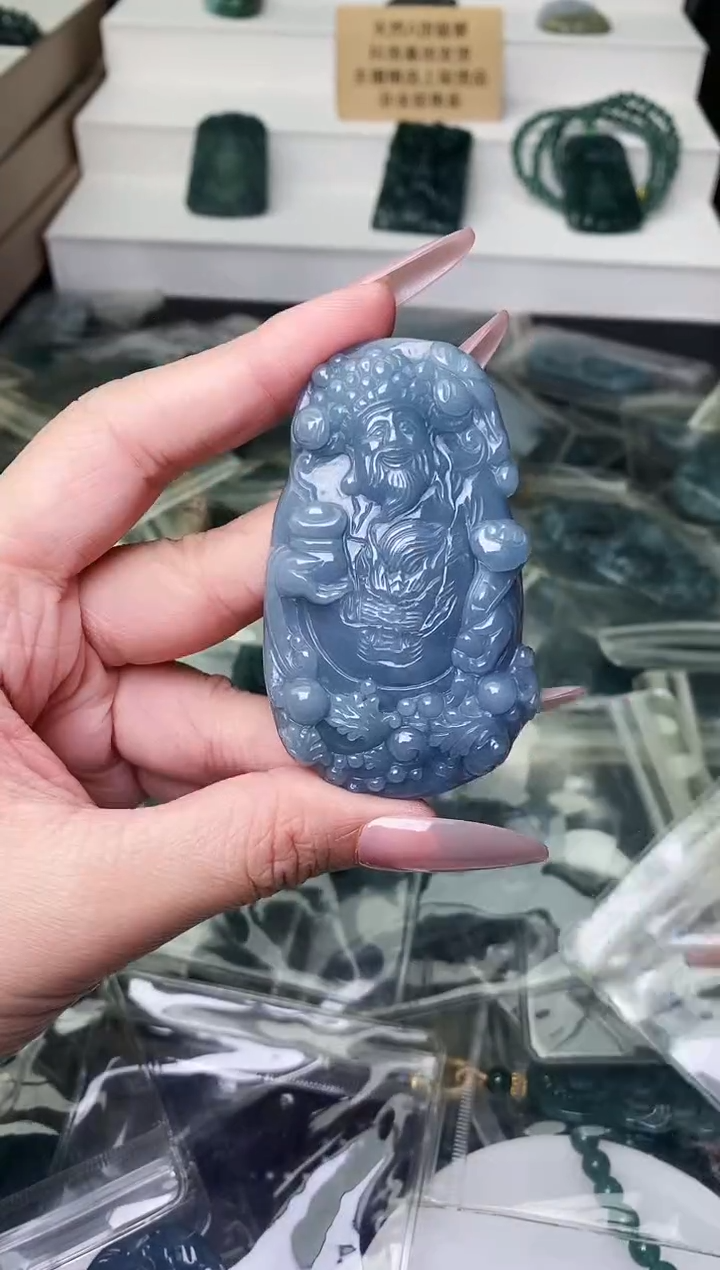 颈饰未镶嵌翡翠 