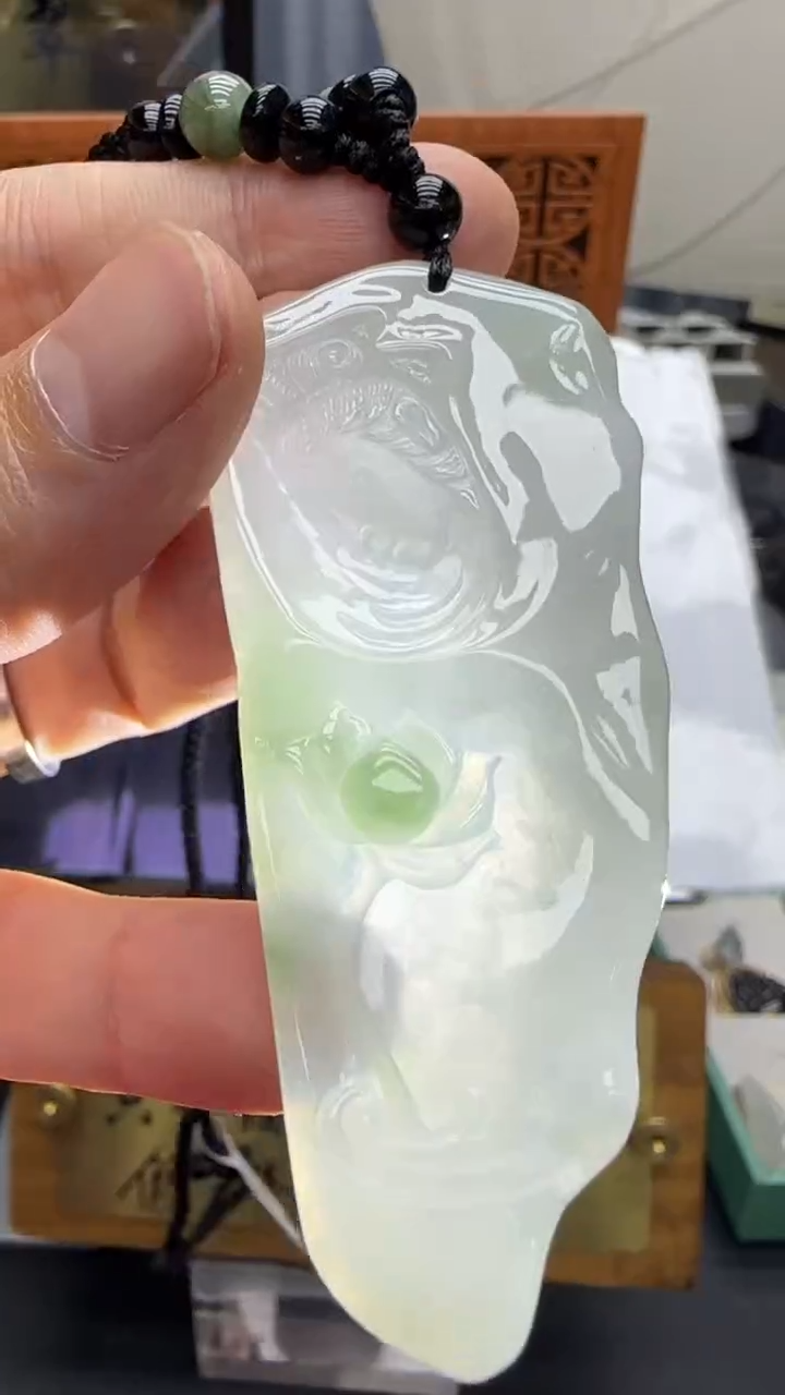 【闪购商品】翡翠挂件未镶嵌国雕谢林工（定制退货扣1000元）