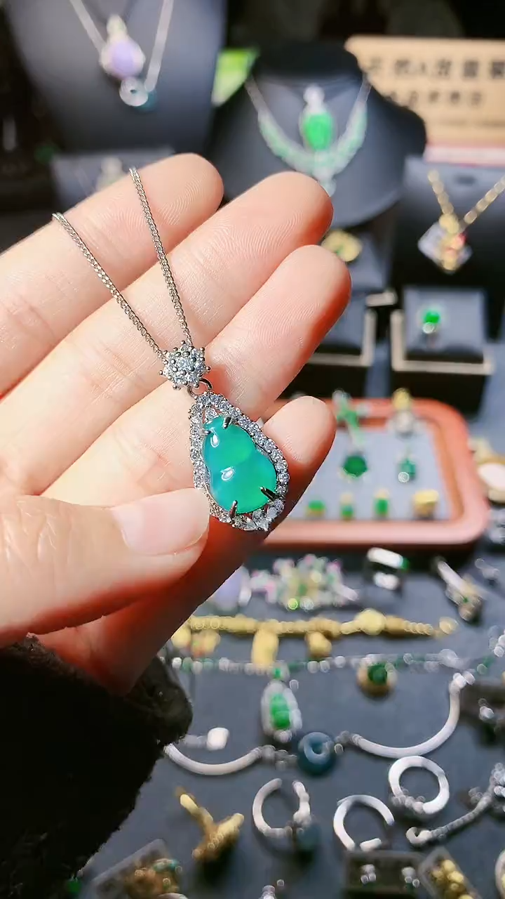 【闪购商品】翡翠颈饰未镶嵌吊坠