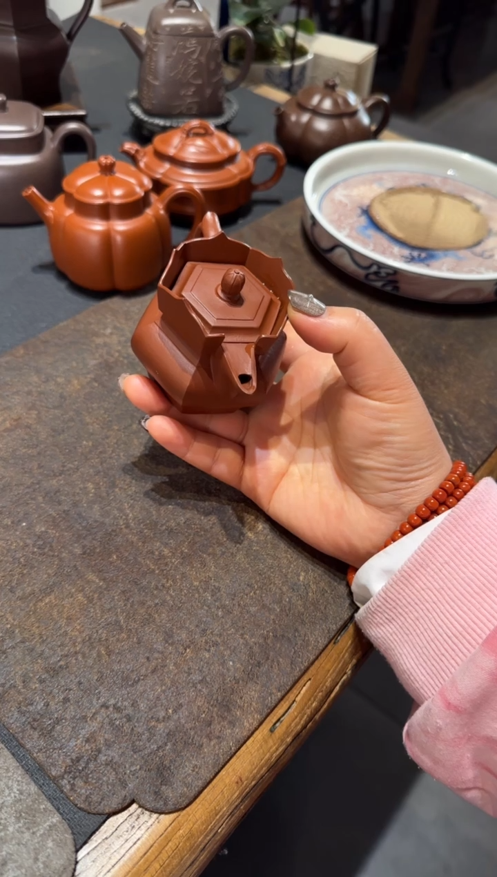 【闪购商品】紫砂茶壶朱泥小僧帽 90cc