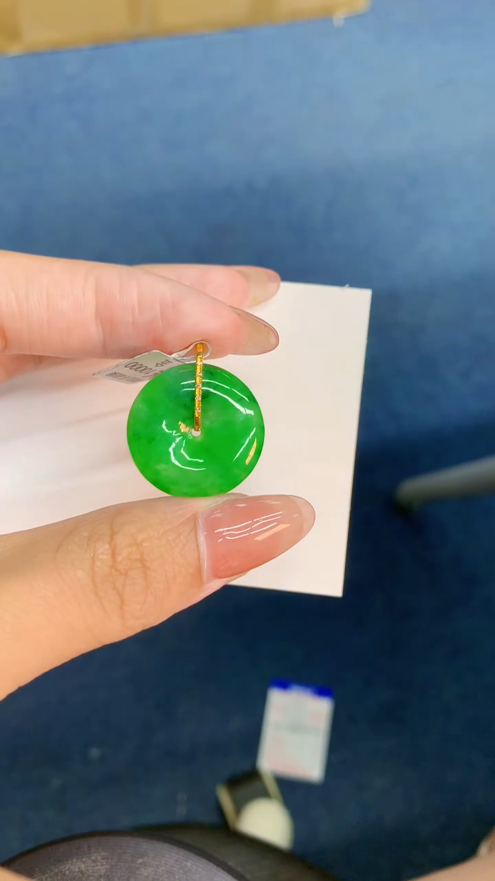 翡翠18K金镶嵌颈饰           1