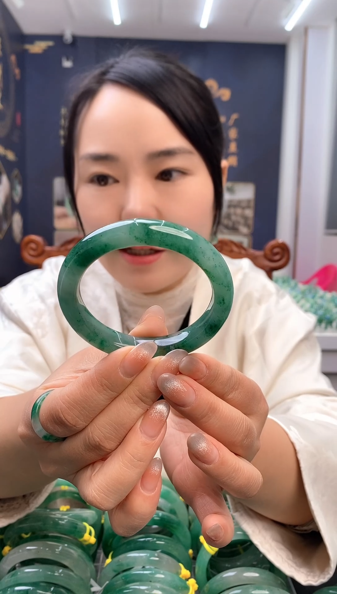 【闪购商品】石英质玉手镯未镶嵌天然非洲翠高冰手镯05