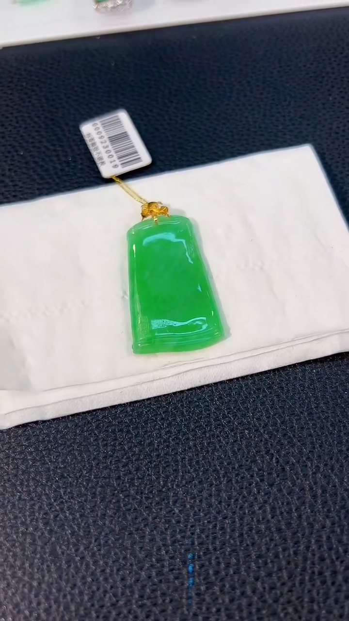 颈饰18K金镶嵌翡翠 缅料A货/支持复检/一件