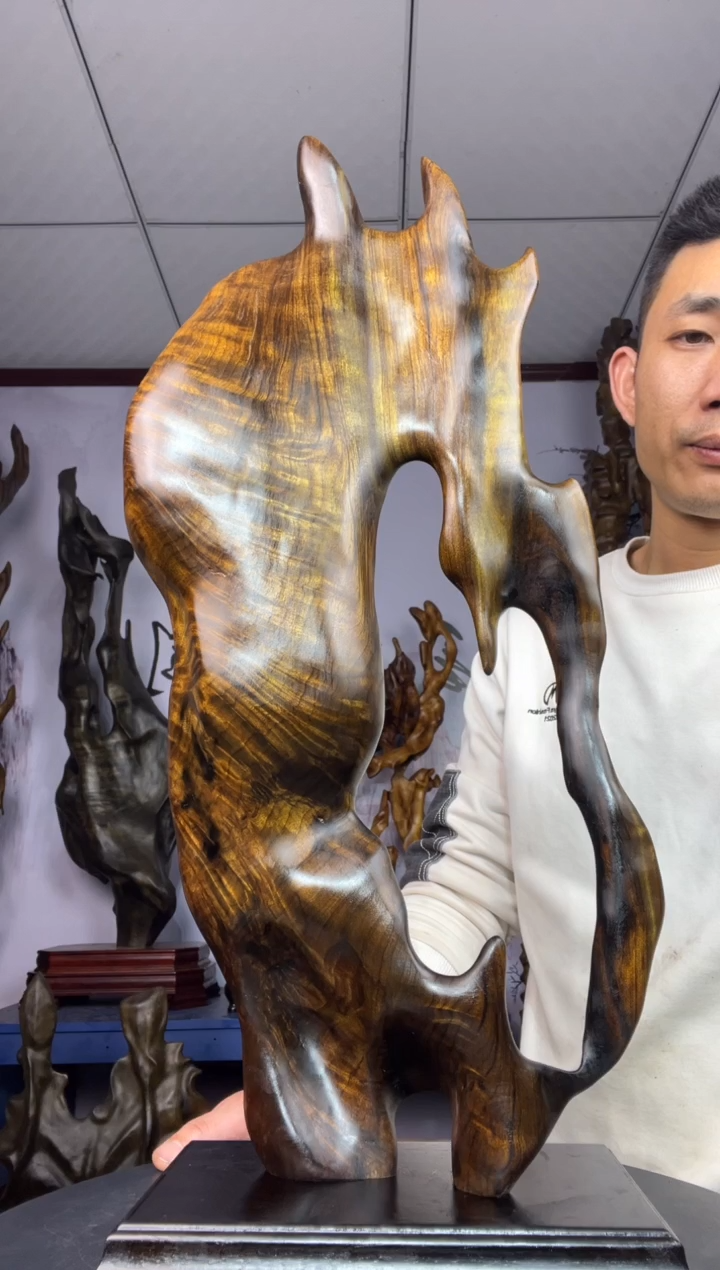 金丝楠木雕款蚂**哥金丝楠木工艺品摆件