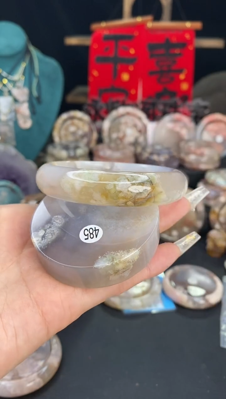 【闪购商品】石英质玉手镯（圆镯）未镶嵌61