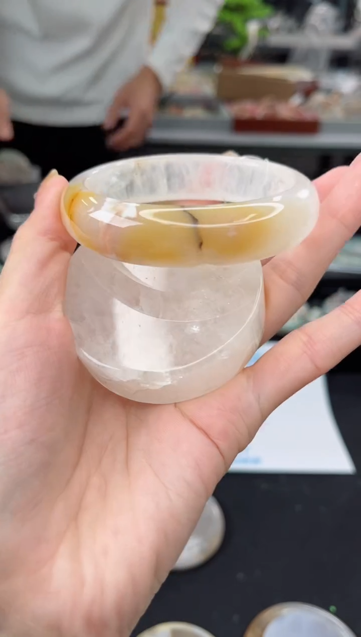 【闪购商品】石英质玉手镯未镶嵌58圈口（不退不换）1537277