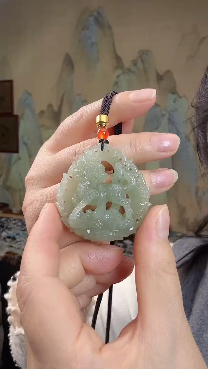 颈饰未镶嵌和田玉.