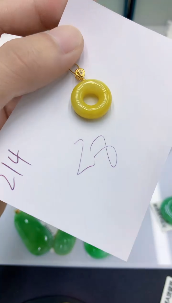翡翠未镶嵌颈饰1111111