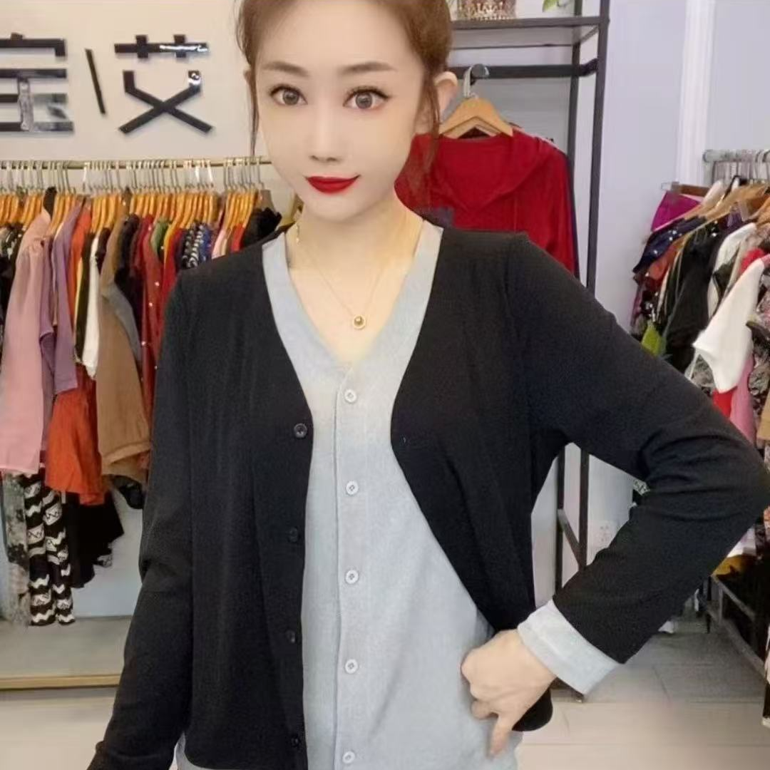 大码秋季韩系宽松假两件开衫长袖T恤女显瘦遮肚子宽松正肩v领上衣