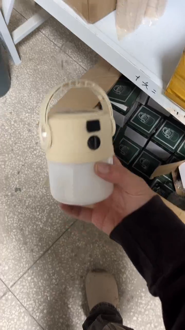 【露营球泡灯】带数显-可当手电筒多功能露营灯