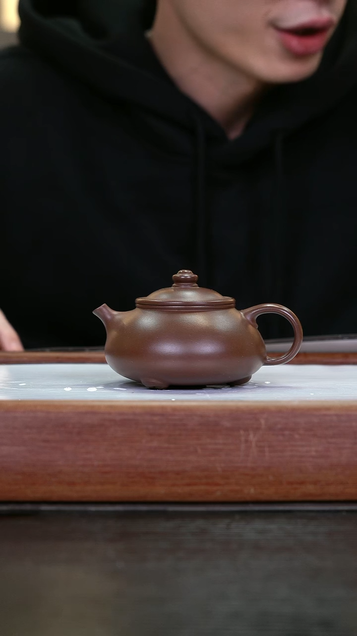 茶壶紫砂     革紫泥     寒江    150cc  全手工