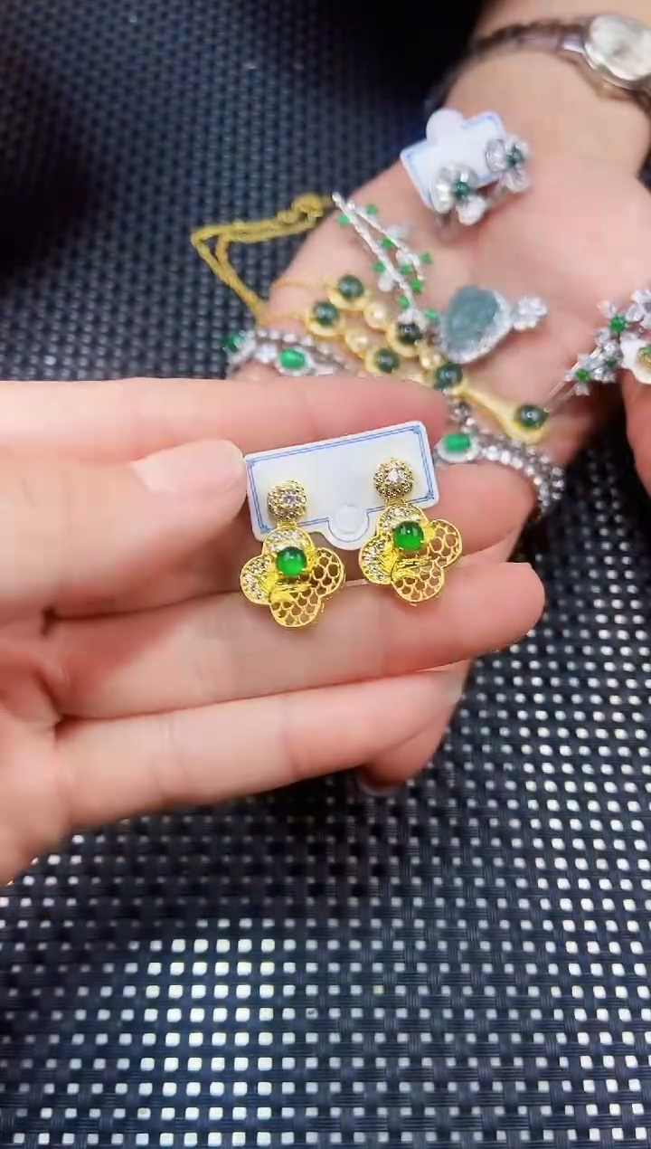 【闪购商品】翡翠耳饰未镶嵌111111111