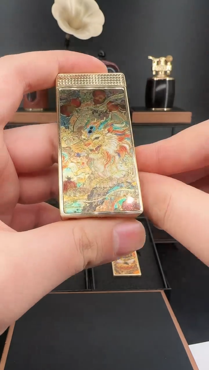 中邦防风打火机麒麟珐琅彩鎏金工艺