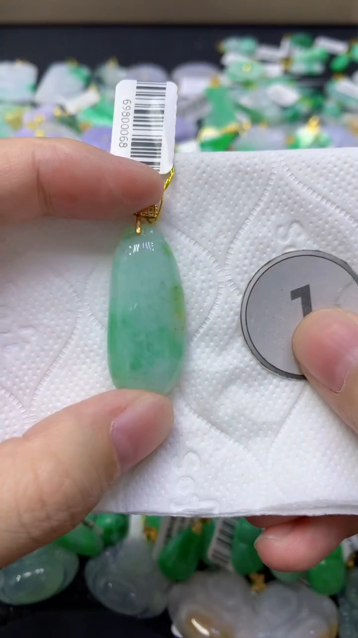 颈饰未镶嵌翡翠天然缅甸翡翠A货