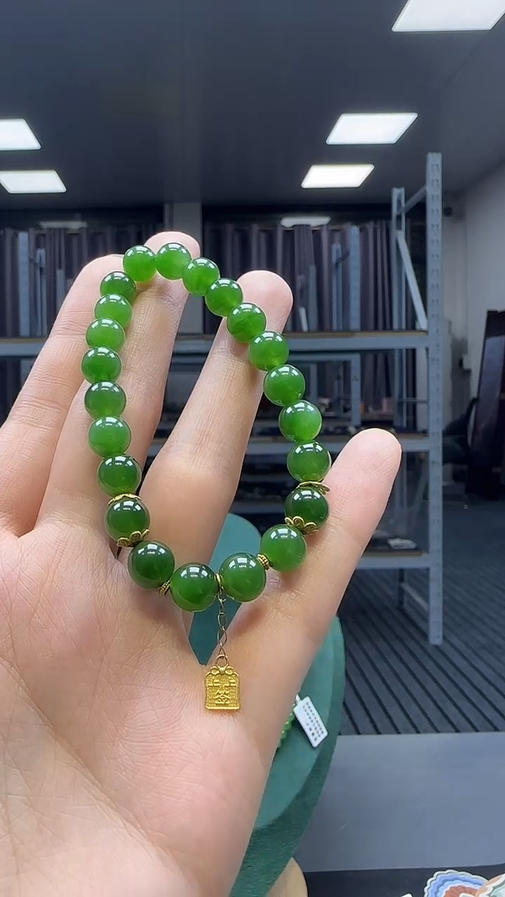 18K金镶嵌手串和田玉1