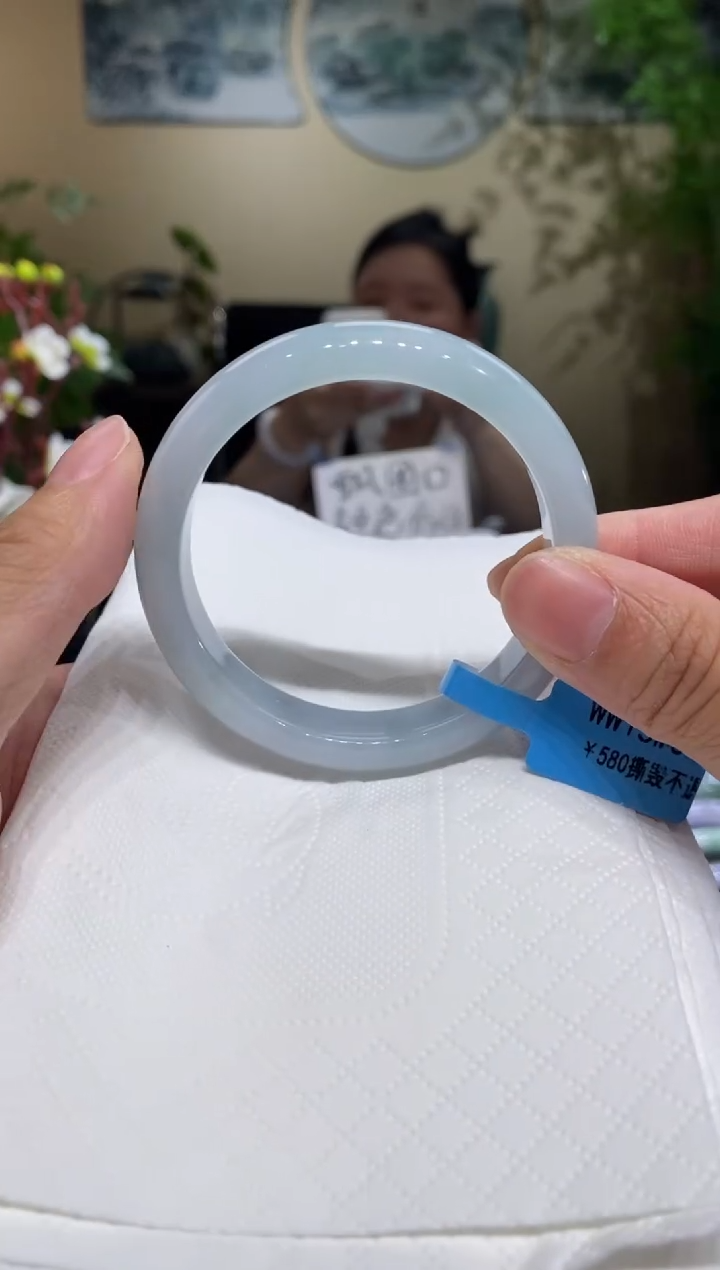 翡翠手镯未镶嵌圈口52.9