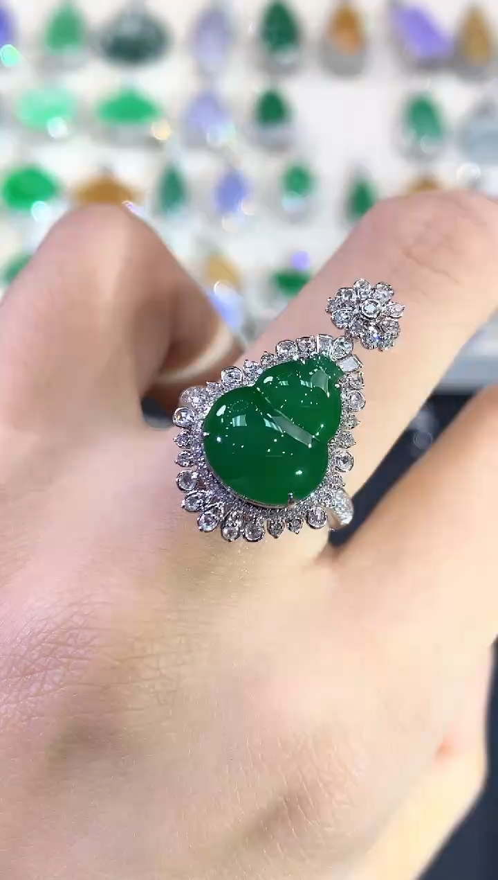 【闪购商品】翡翠戒指18K金镶嵌C101  
