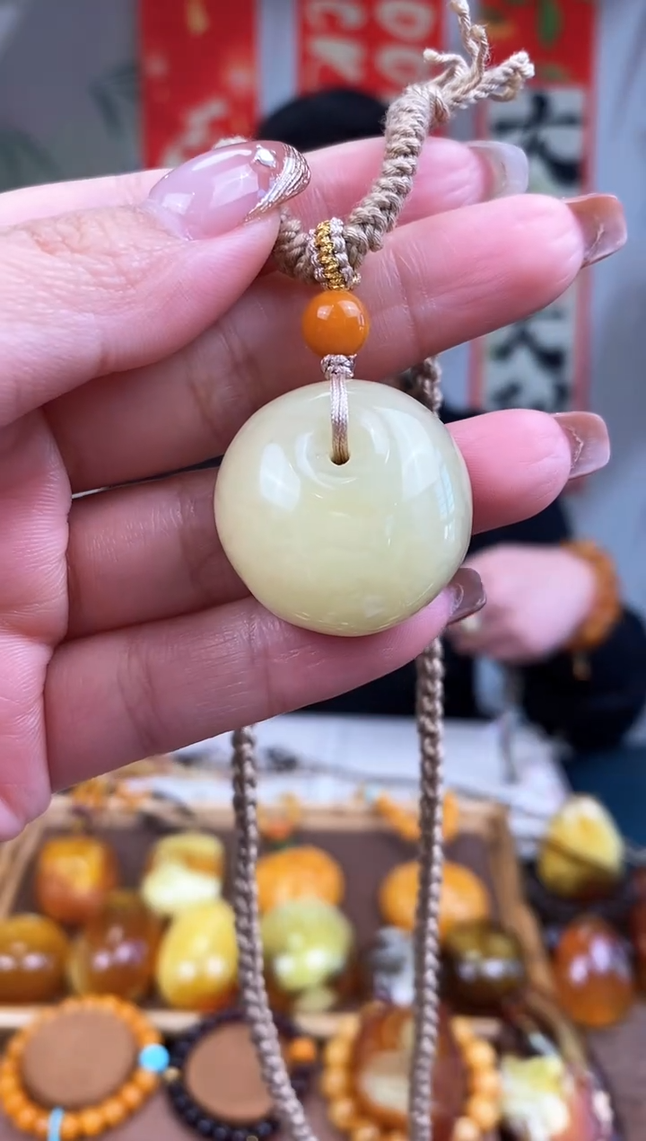 【闪购商品】琥珀裸石未镶嵌基地发货 一物一证 顺丰包邮