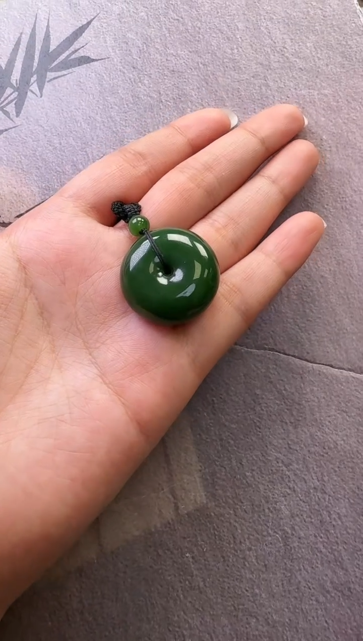 【闪购商品】和田玉（碧玉）颈饰未镶嵌平安扣