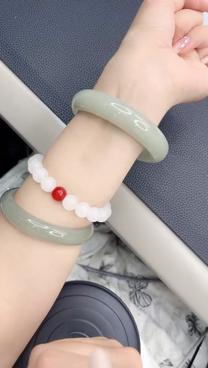 石英质玉手镯未镶嵌245-60.3