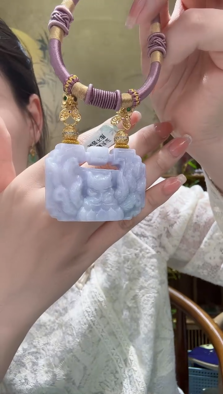 翡翠未镶嵌颈饰吊坠