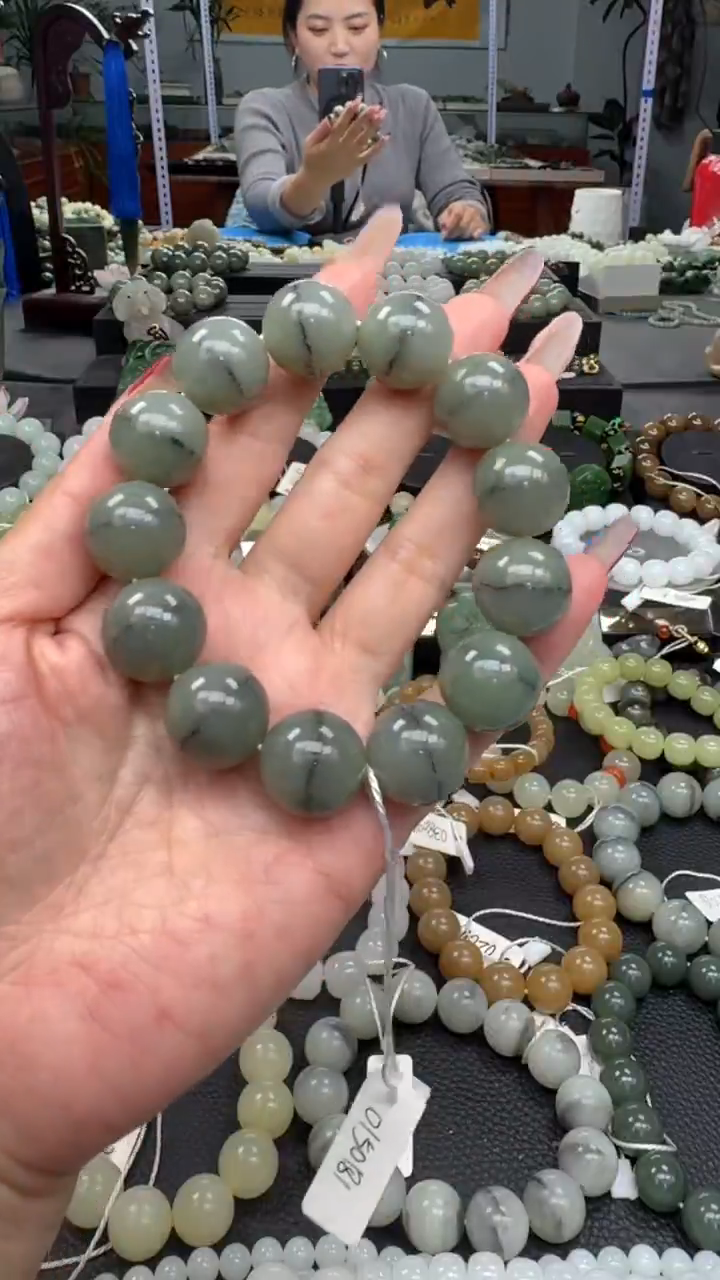 未镶嵌手链和田玉新疆青花一线天卡18