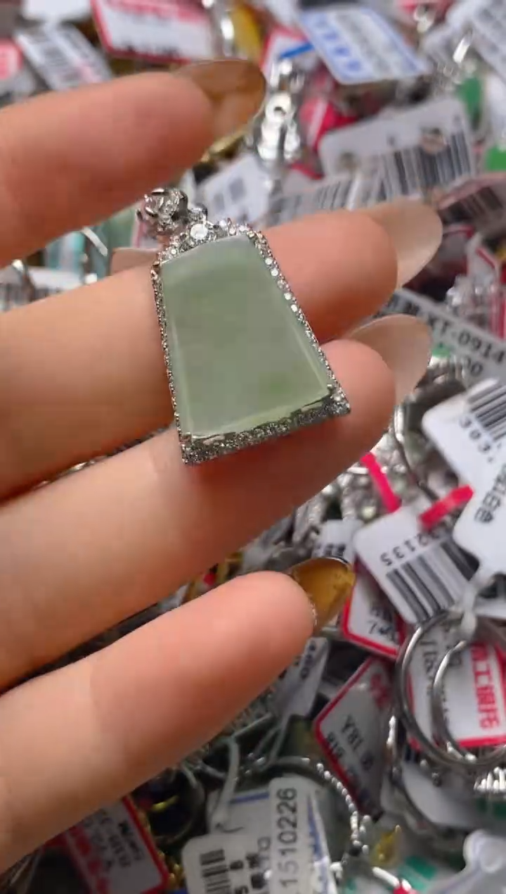 银S925镶嵌戒指翡翠百内无证书