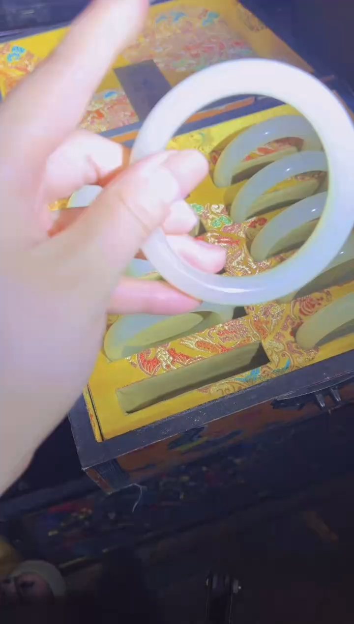未镶嵌手镯和田玉手镯.1对.扁细.白