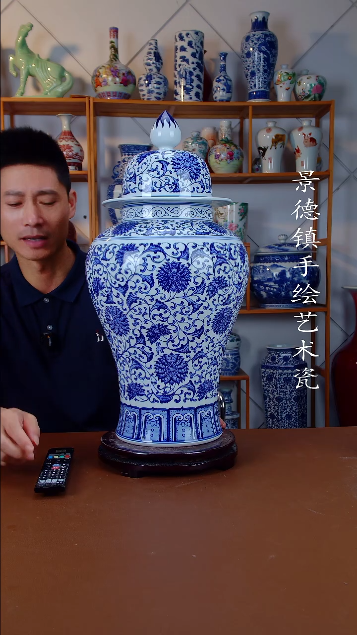 现代景德镇手工手绘陶瓷摆件12