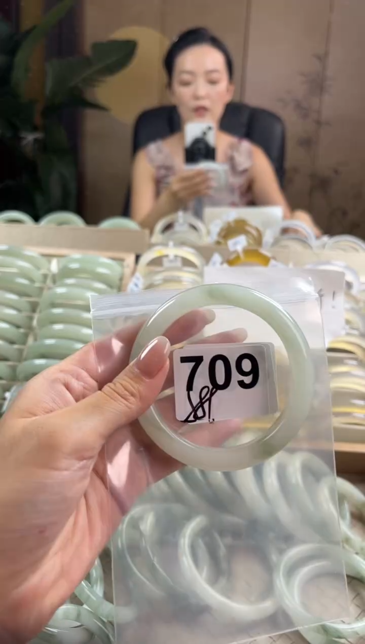 手镯玛瑙/玉髓未镶嵌天山翠默认微抠709