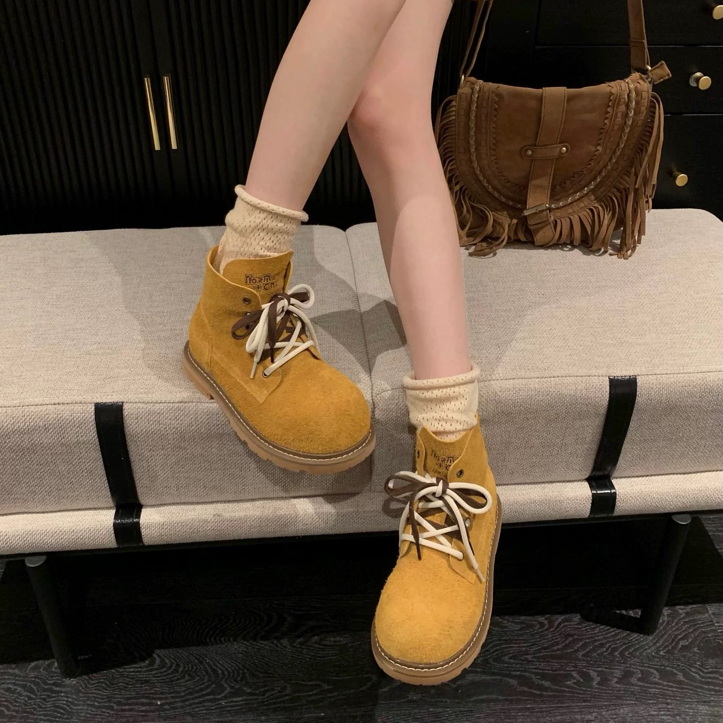 真皮厚底内增高马丁靴女款2025新款复古短筒大黄靴机车丑萌大头靴