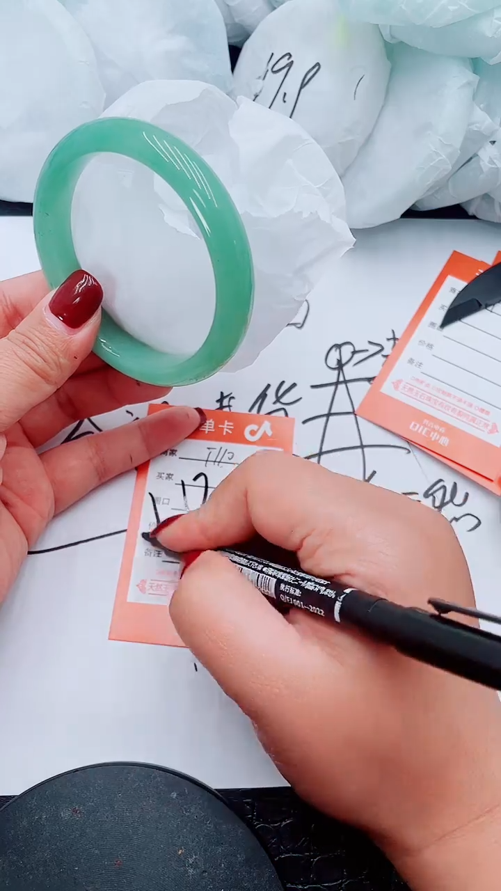 【闪购商品】石英质玉手镯未镶嵌T110-57/58/59