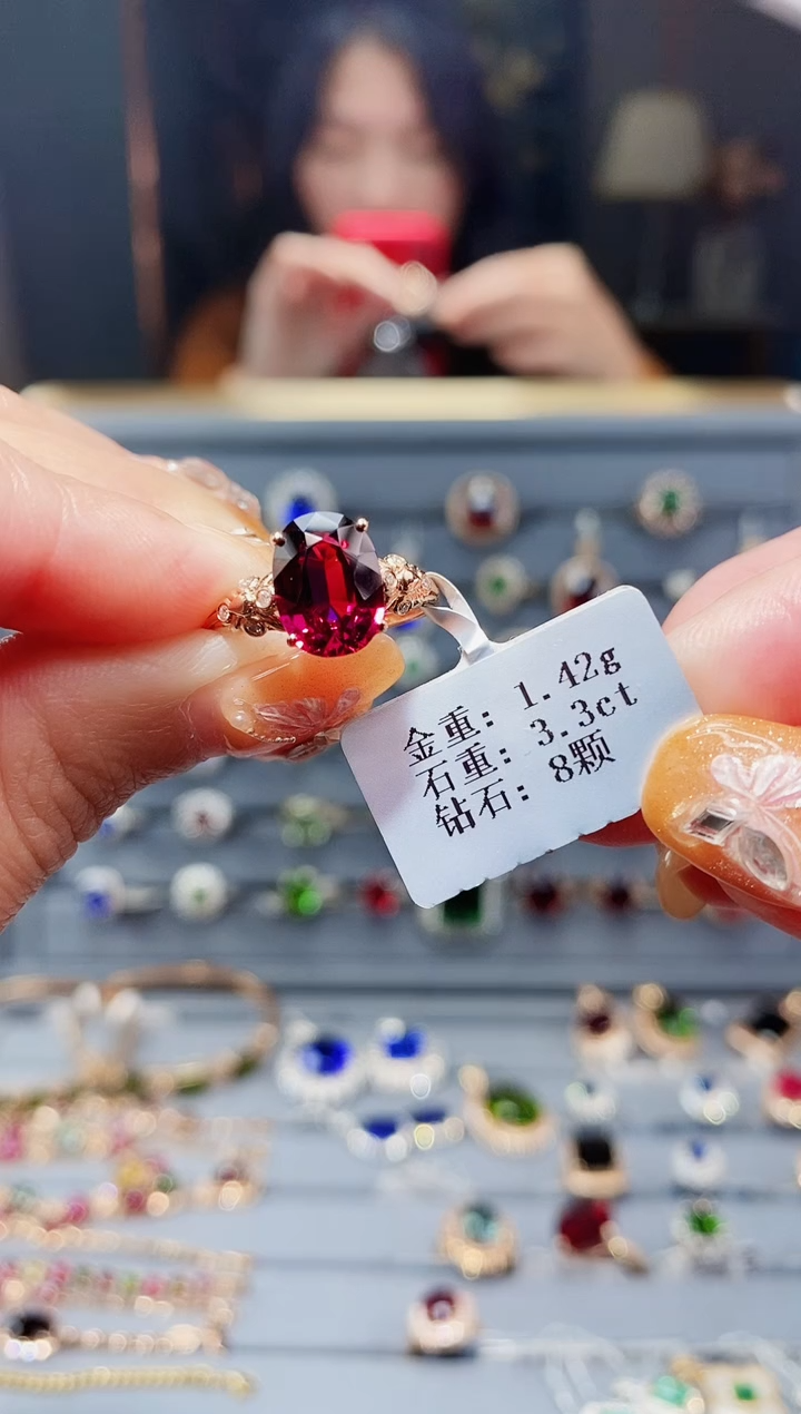 【闪购商品】石榴石戒指18K金镶嵌3.3ct