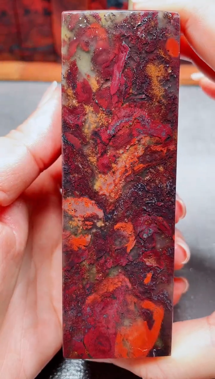 玉桂林鸡血玉素章25 3.8左右