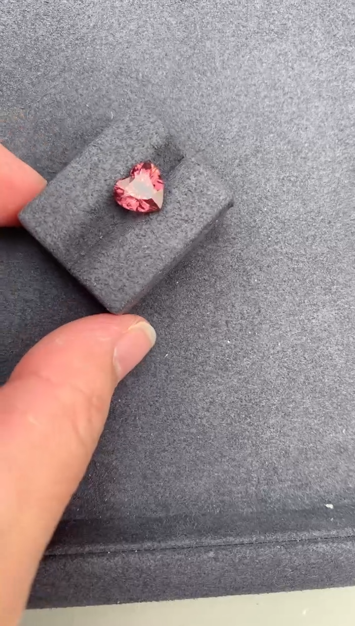 【闪购商品】碧玺裸石未镶嵌2.3ct粉碧玺
