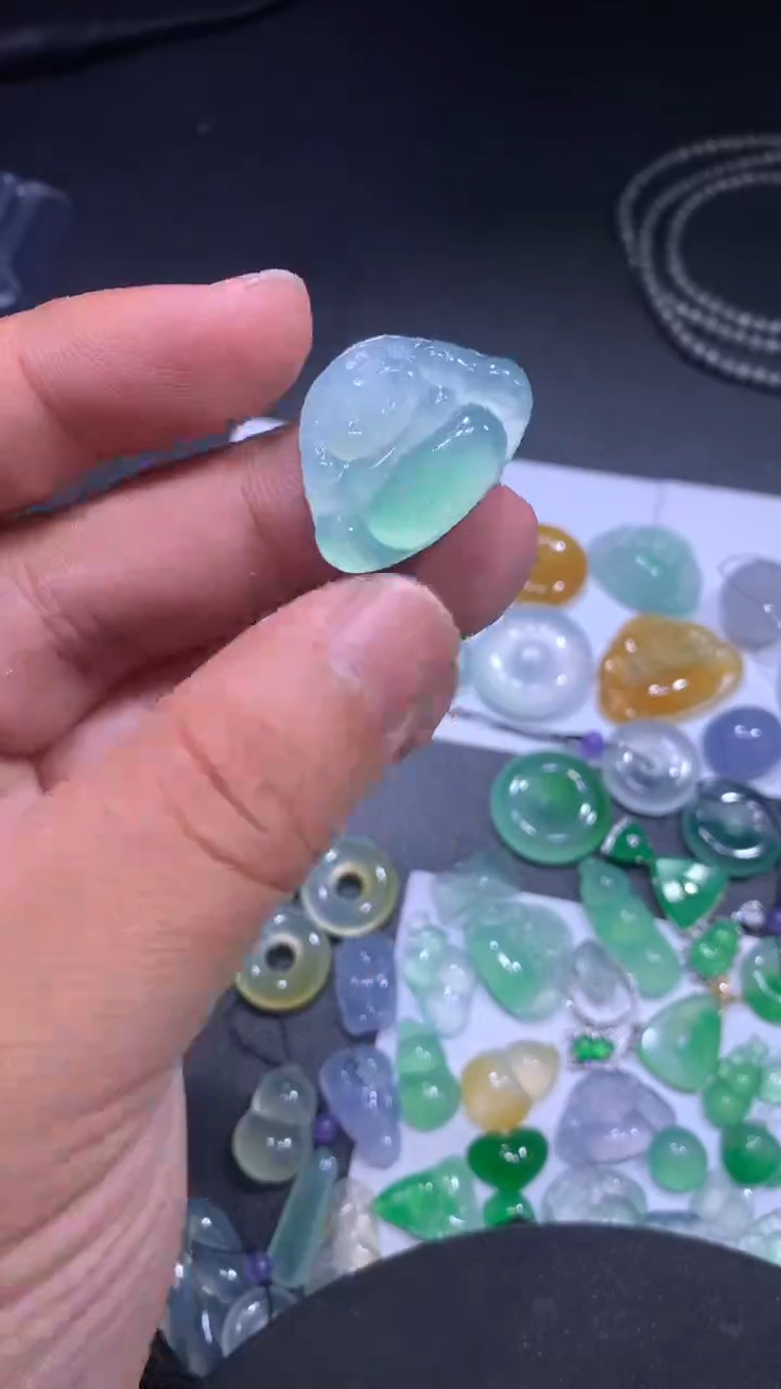 颈饰未镶嵌翡翠佛公