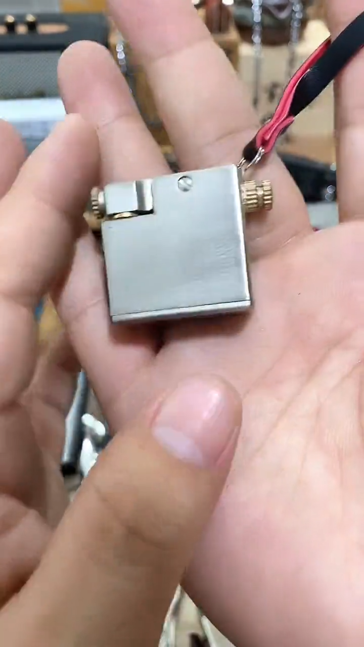 瓷片闪购商品  如图所示