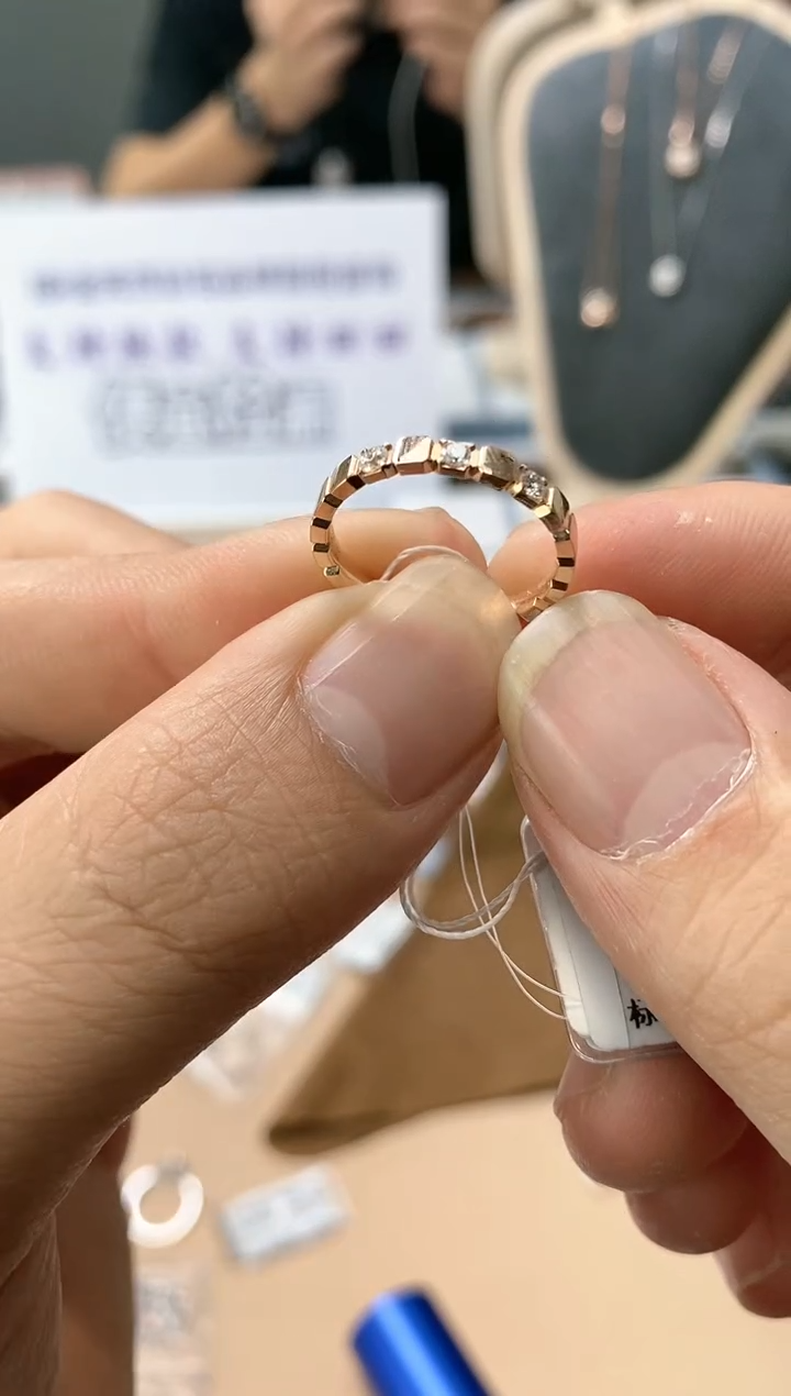 【闪购商品】钻石戒指/指环18K金镶嵌194800