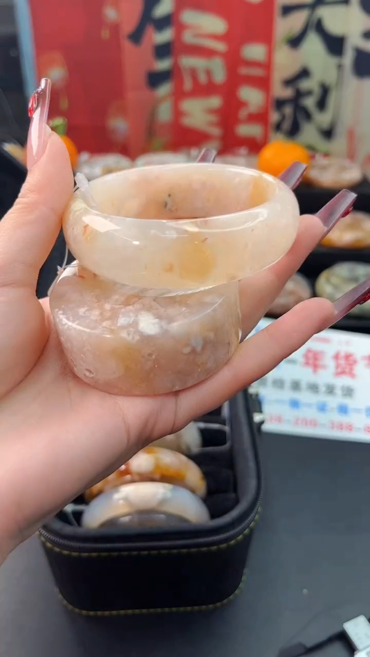 【闪购商品】石英质玉手镯未镶嵌赠送镯心（58圈口）