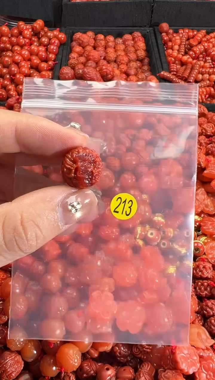 【闪购商品】南红玛瑙未镶嵌颈饰1