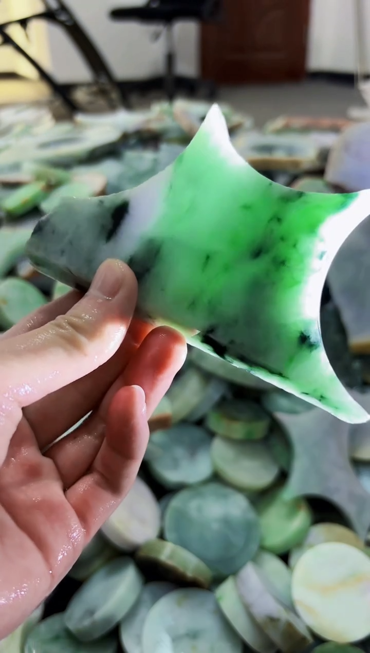 【闪购商品】翡翠颈饰未镶嵌A货吴玉247