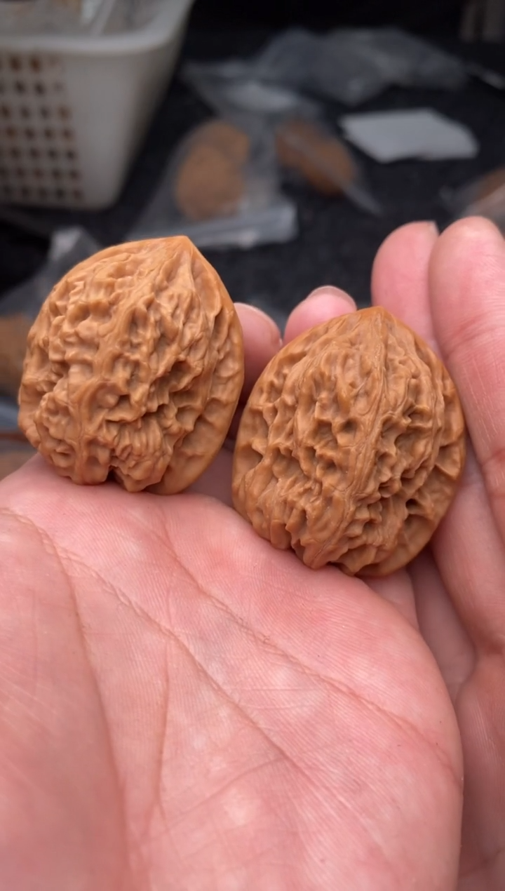 【闪购商品】文玩核桃把件G162号36尺鸡心