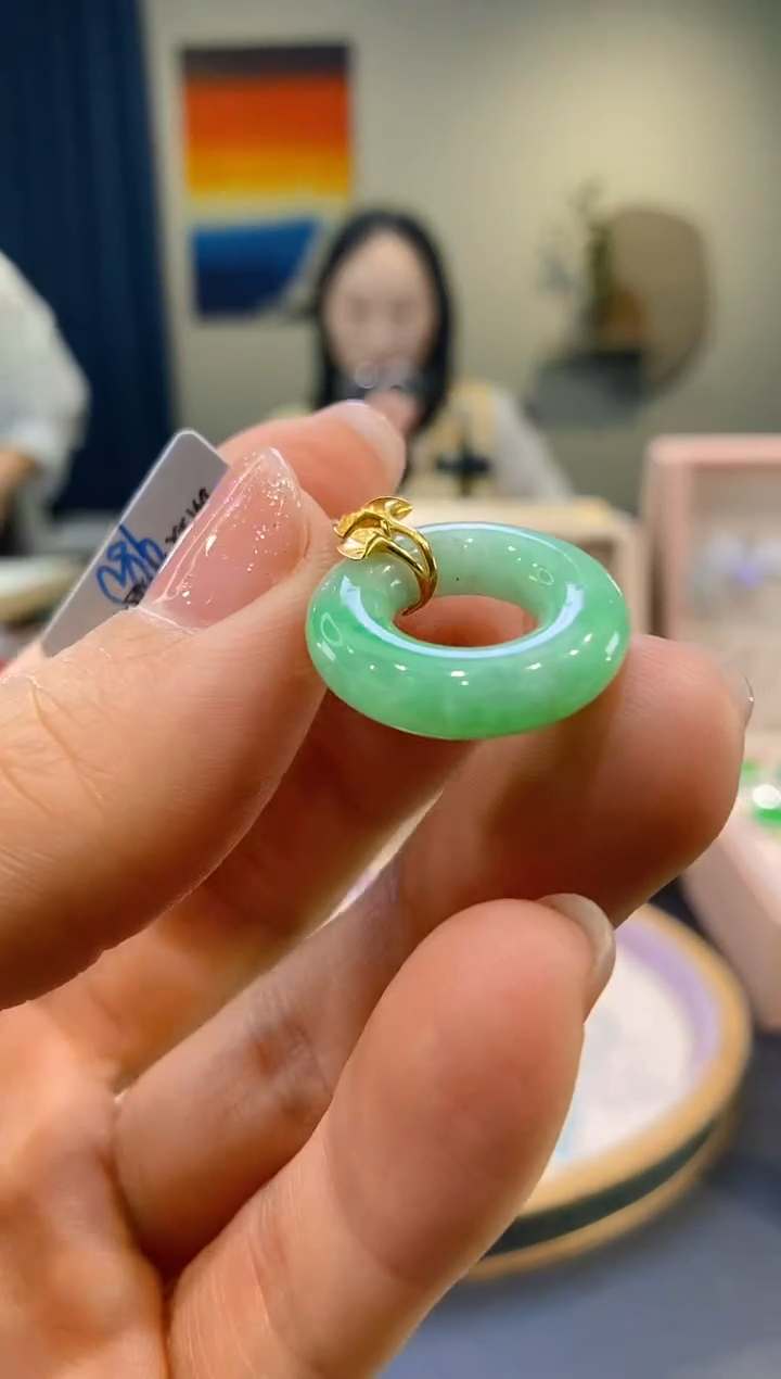 【闪购商品】翡翠18K金镶嵌吊坠(不含链)甜甜圈