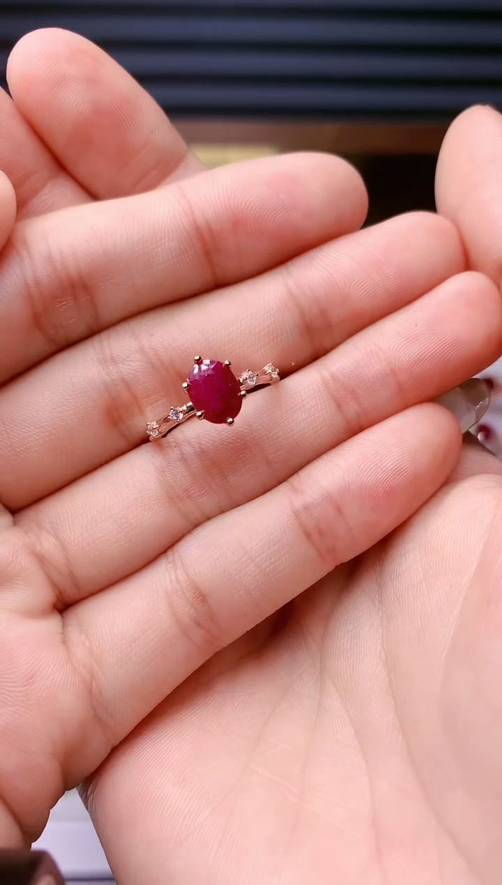 【闪购商品】红宝石戒指银S925镶嵌........