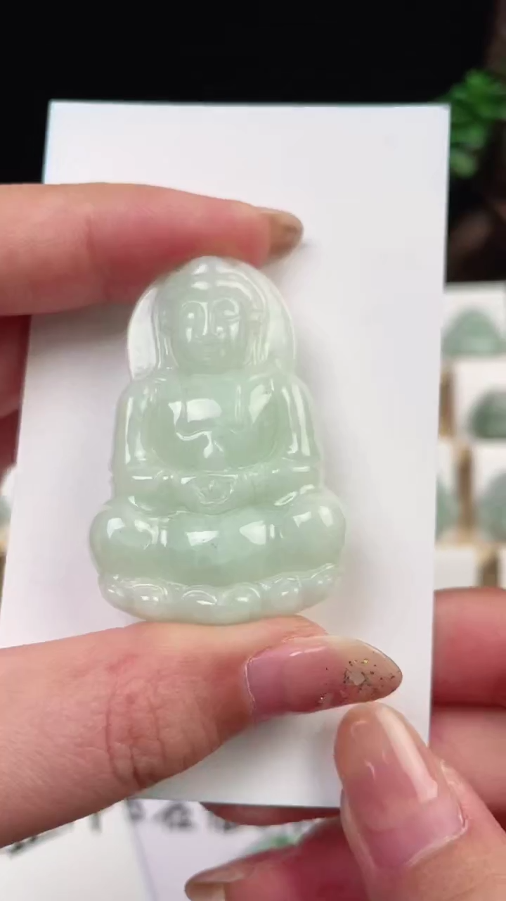 【闪购商品】翡翠颈饰未镶嵌观音 微瑕