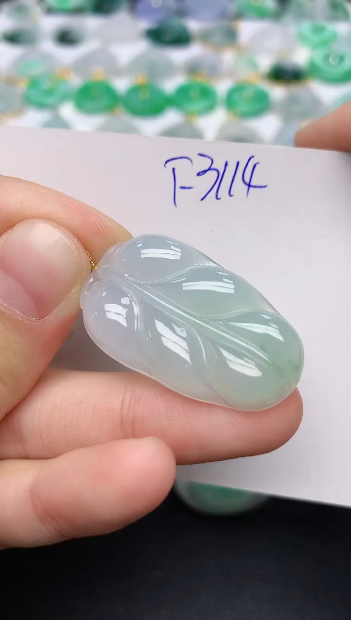 颈饰18K金镶嵌翡翠 天然缅甸A货翡翠百元以上9元证书费自理