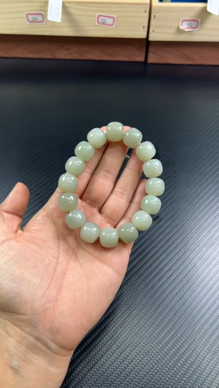未镶嵌手串和田玉且末近矿微色差ka 13*14L