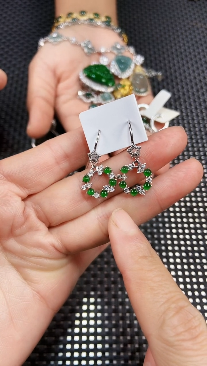 【闪购商品】翡翠耳饰未镶嵌11111111